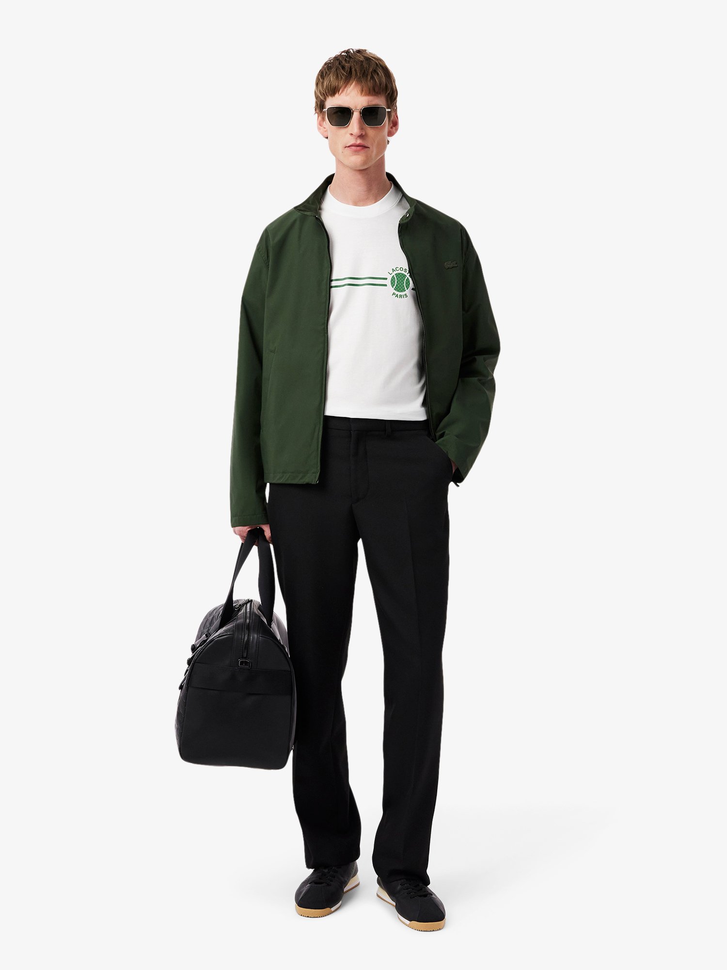 White th9694001_001_02.jpg