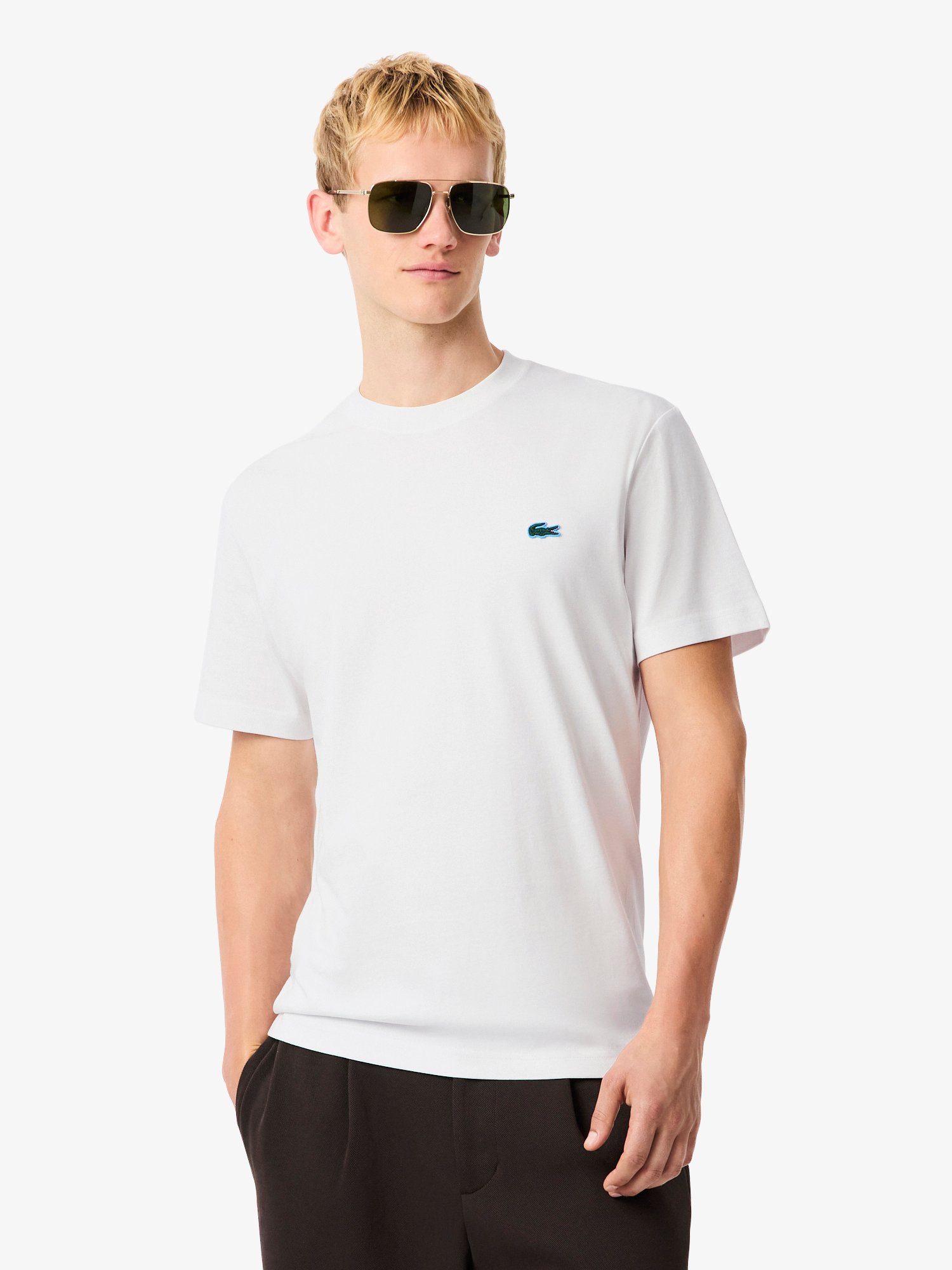 White th5505001_001_01.jpg